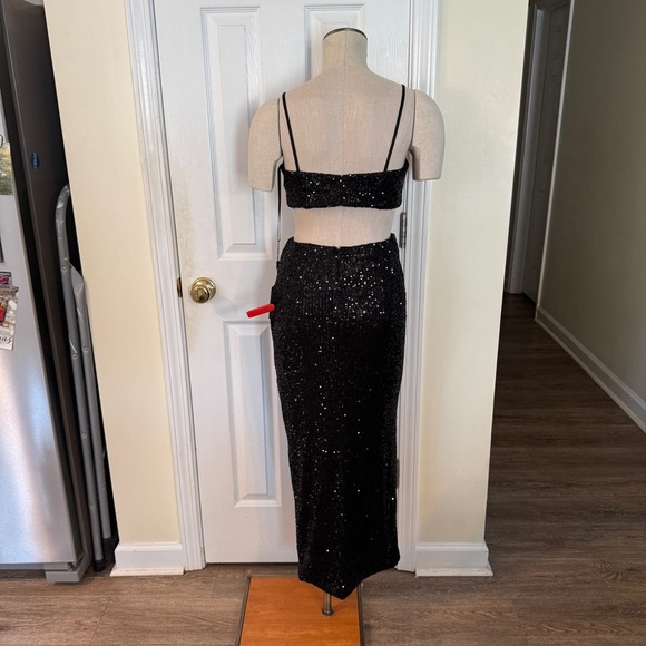 IEENA for Mac Duggal Black Sequin Cutout Gown Size 2 NWT - Picture 4 of 16